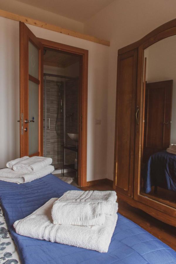 Bed And Breakfast Humus Sapiens Castiglione Chiavarese Exteriör bild